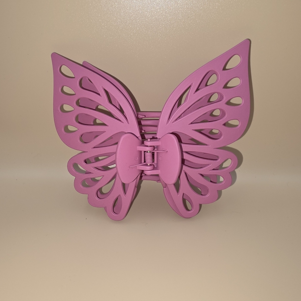 Pink Love Makeup Bag with Butterfly Claw Clip 4 Pieces Of Makeup - Picture 3 of 4